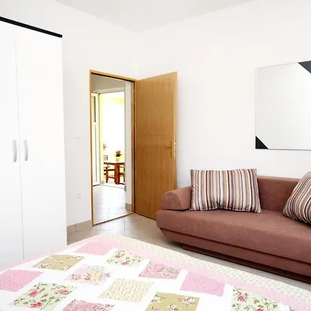 Apartment 5904d