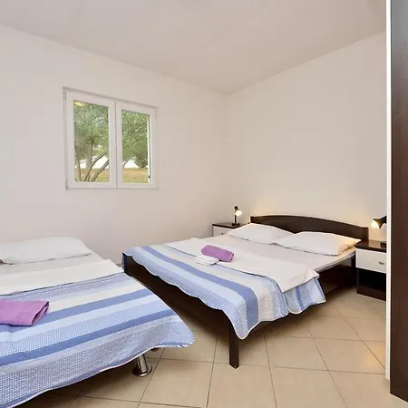 Apartment 5904d